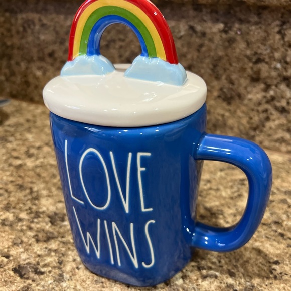 Rae Dunn mug - Picture 2 of 7